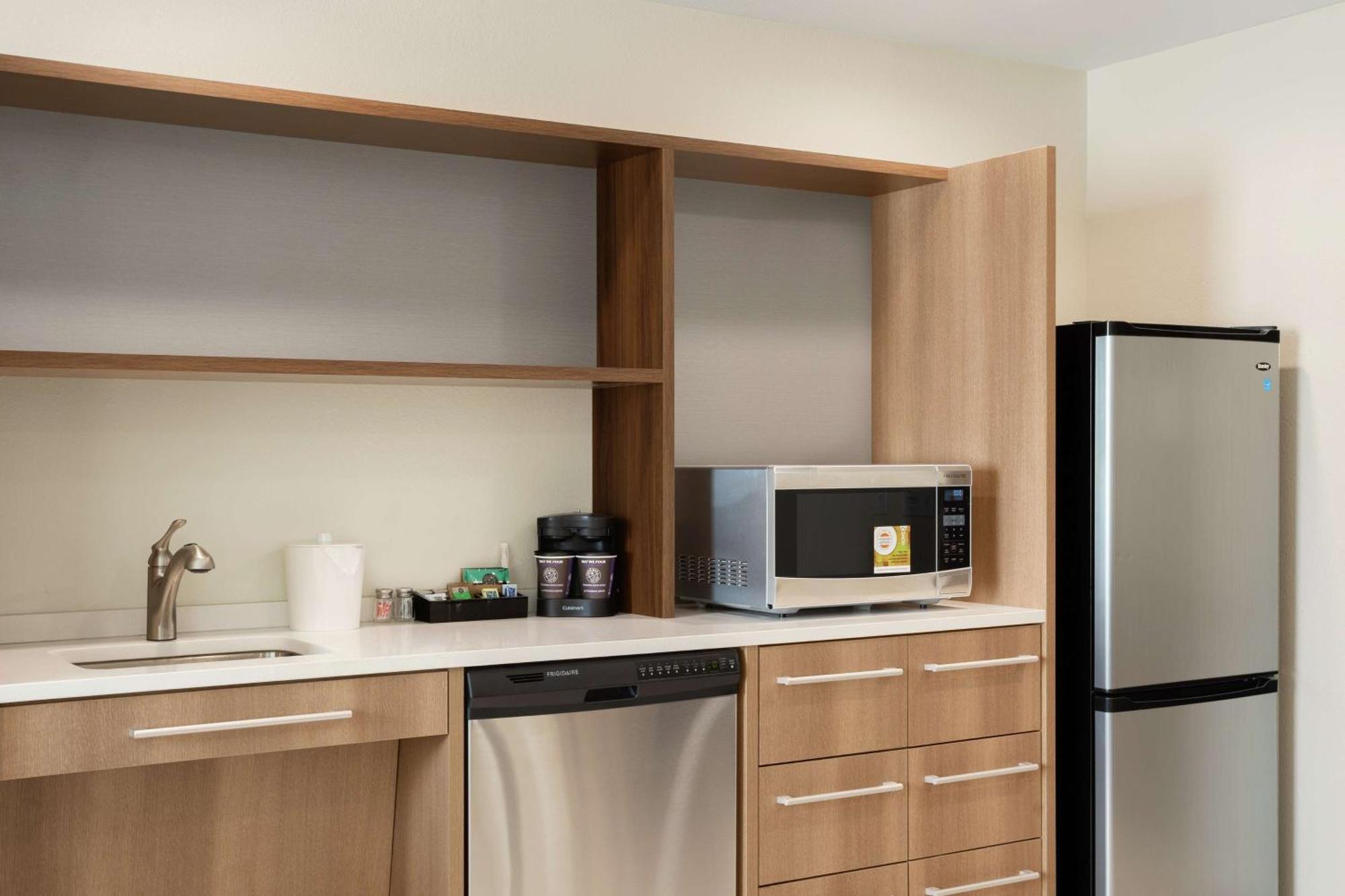 Home2 Suites By Hilton Warminster Horsham Екстериор снимка