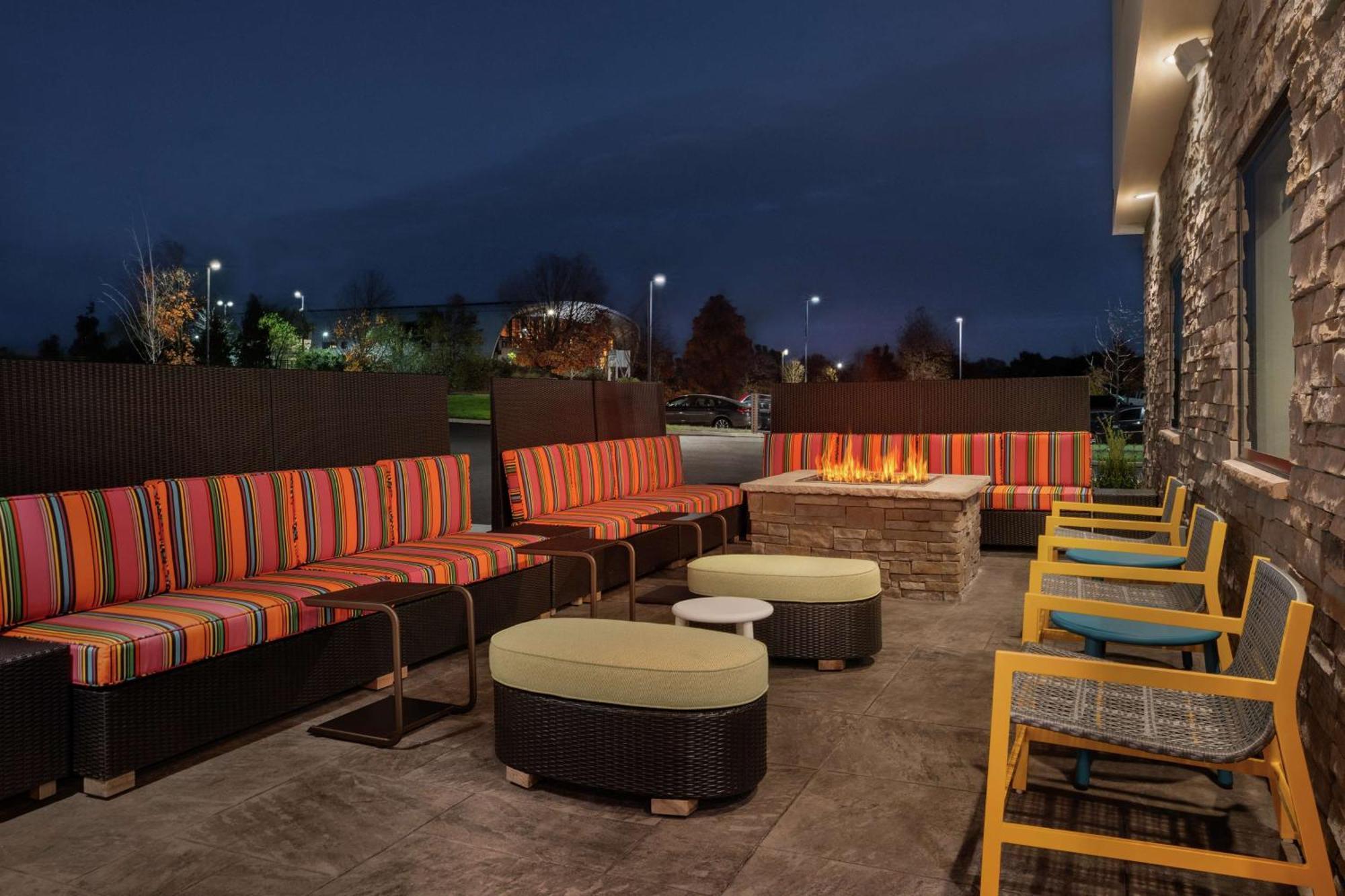 Home2 Suites By Hilton Warminster Horsham Екстериор снимка